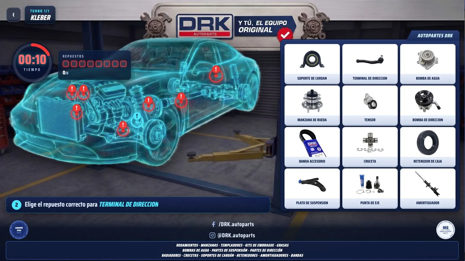 Pantalla del Desafío del Mecánico DRK con un auto holográfico y el panel de repuestos